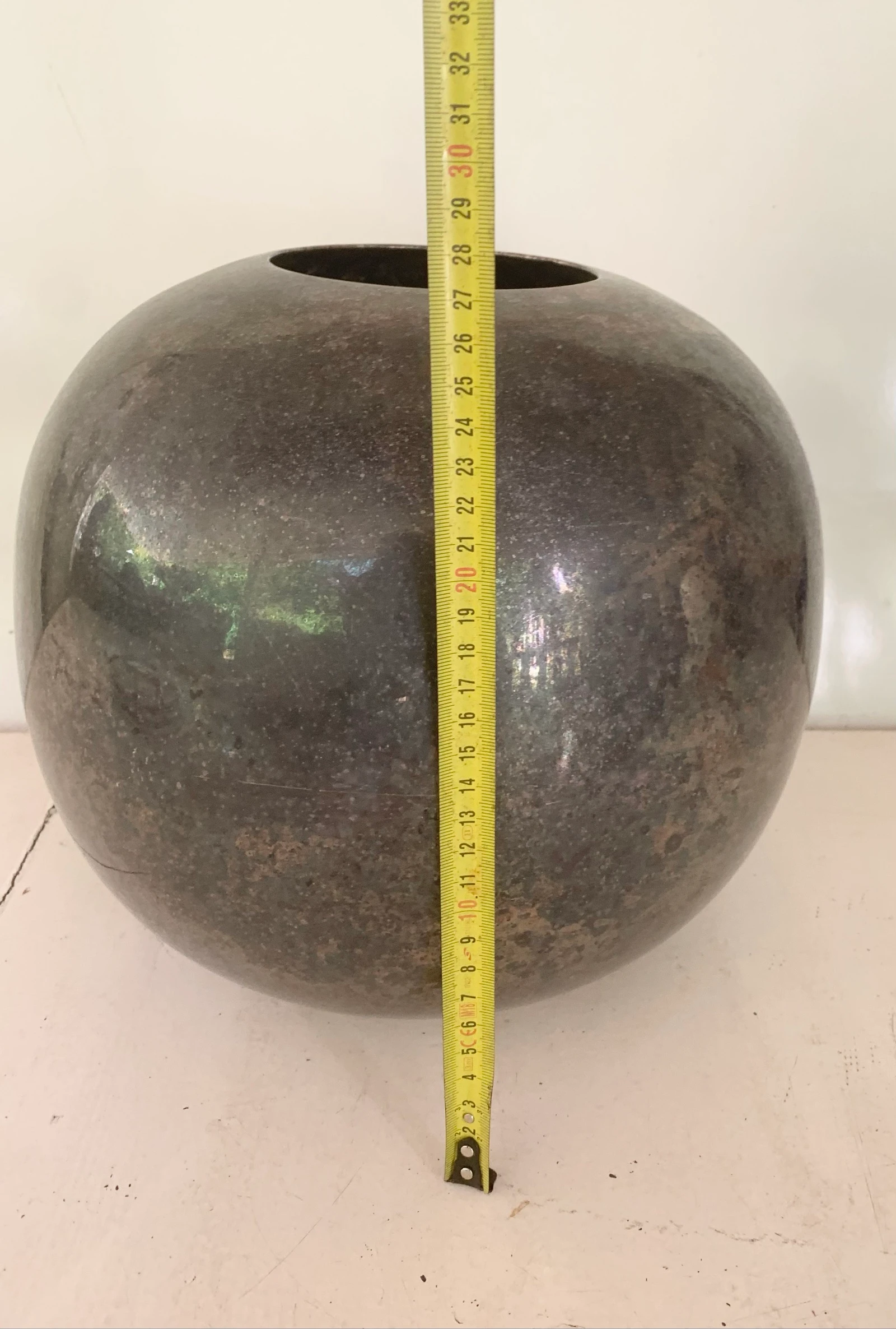 Vaso grande Bolle em prata escura com pontos cinzentos – photo 2